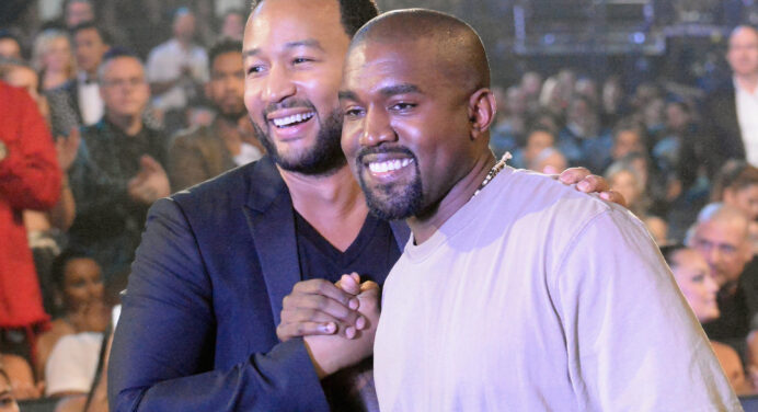 John Legend cree que la reunión entre Donald Trump y Kanye West fue un “truco publicitario”