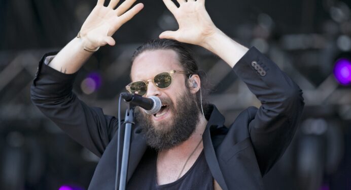 Father John Misty revela nuevo tema de ‘Pure Comedy’: “Two Wildly Different Perspectives”