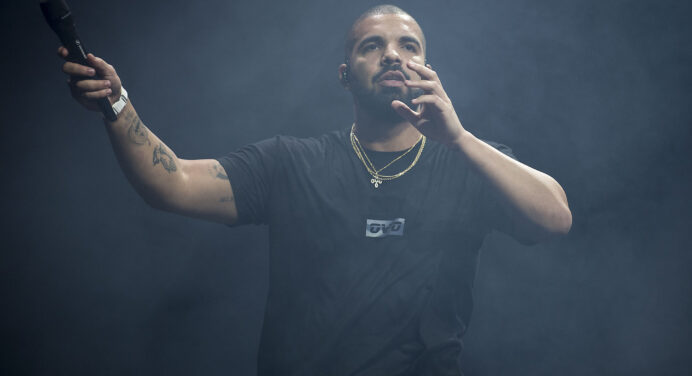 Drake da una muestra de un nuevo tema al volver a iniciar su gira en Europa