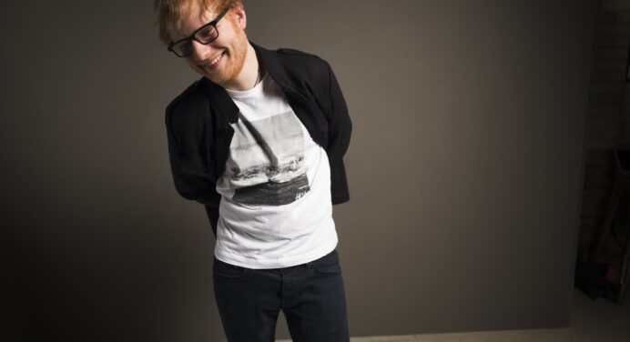 Ed Sheeran presenta el videoclip para su más reciente sencillo “Castle On The Hill”