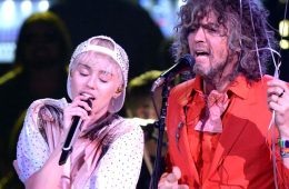 The Flaming Lips presentan un nuevo tema junto a Miley Cyrus. Cusica Plus