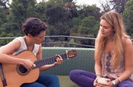 Joss Stone presenta a Natalia Lafourcade en un nuevo video de su Total World Tour. Cusica Plus