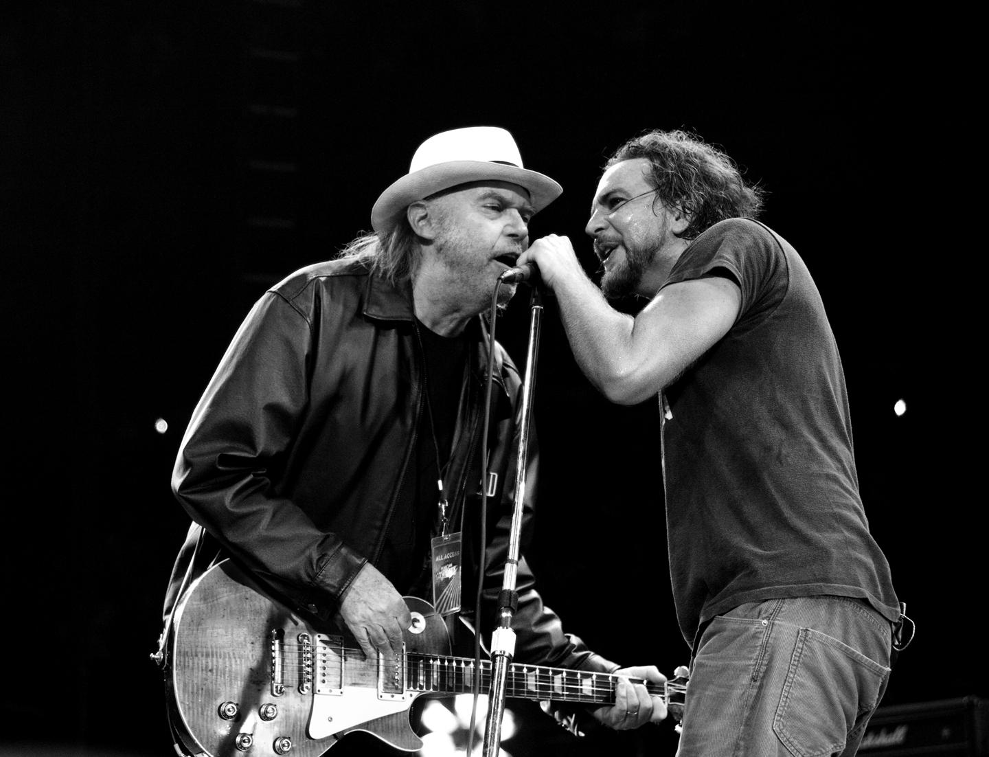 Neil Young hará la inducción de Pearl Jam al Salón de la Fama del Rock And Roll. Cusica Plus