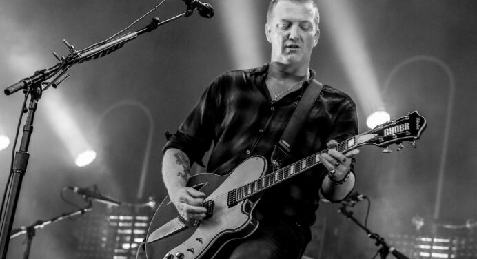 Queens of the Stone Age arremete contra Donald Trump