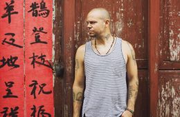 Residente de Calle 13 presenta su primer sencillo como solista “Somos anormales”. Cusica Plus