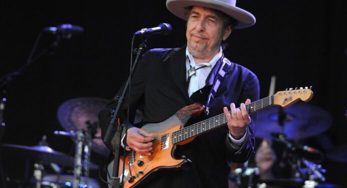 Bob Dylan publica cover de Sinatra «My One and Only Love»