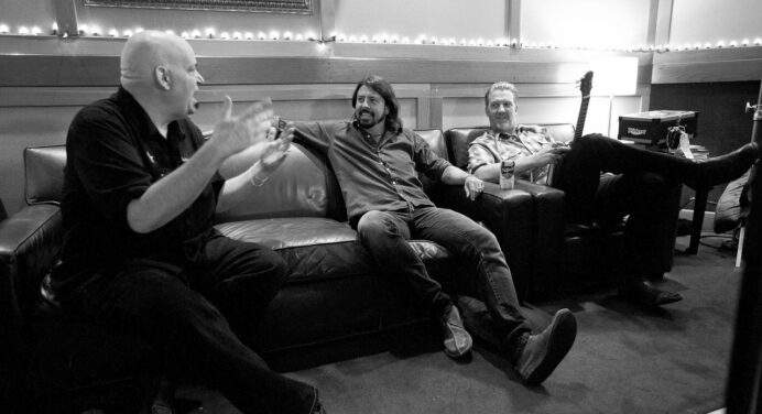 Dave Grohl y Josh Homme son fotografiados en estudio