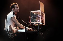 M83 lanza remix en 8 bits del tema "Go". Cusica plus