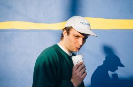 Escucha "On the Level" de Mac DeMarco. Cusica plus