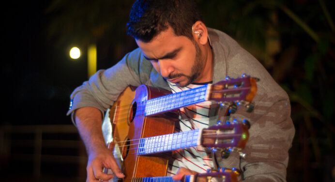 Miguel Siso y sus cuatro cuerdas nos da pistas de su presentación en Noches de Guataca y su próximo disco