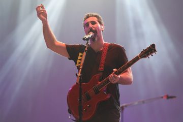 Serj Tankian canta tema de concierto de Juego de Tronos. Cusica plus