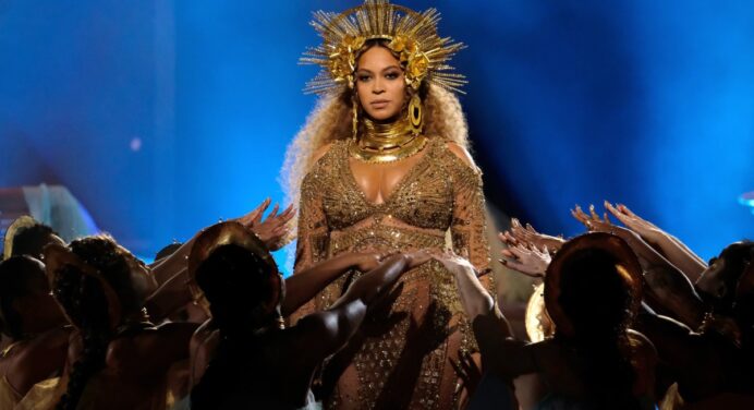 Disney ofrece a Beyoncé voz de Nala para nueva versión de El rey león