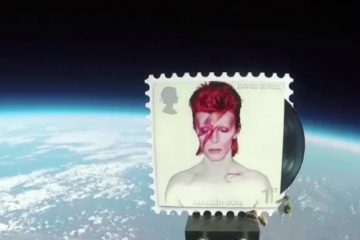 Estampillas de David Bowie están en el espacio. Cusica plus