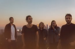 Local Natives estrena sencillo y versión de Fleetwood Mac. Cusica plus