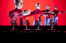 La banda alemana Kraftwerk sacará disco en vivo con videos 3D