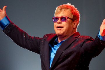 Elton John cancela concierto por una grave infección. Cusica plus.
