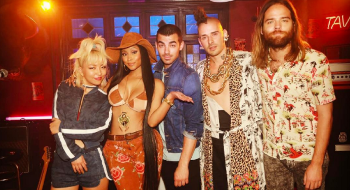 DNCE estrena su sencillo «Kissing Strangers» junto a Nicki Minaj