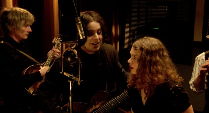 Nas y Jack White hacen cover del blues “On the Road Again”
