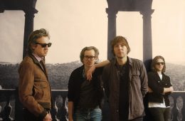 Phoenix transmite videoclip en vivo