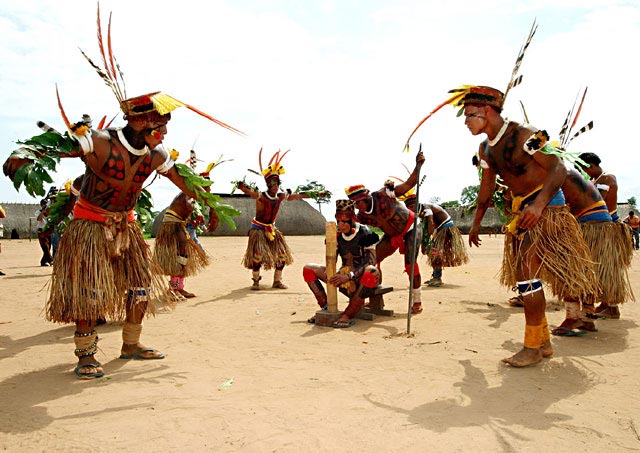 indigenas-bailando-cusica-plus