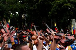Llenando el silencio. La Marcha de los músicos en Caracas. Cusica plus.