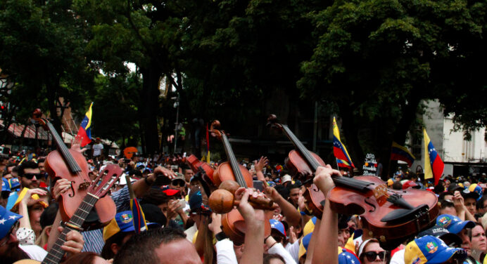 Llenando el silencio. La Marcha de los músicos en Caracas
