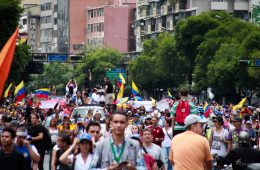 Llenando el silencio. La Marcha de los músicos en Caracas. Cusica plus.