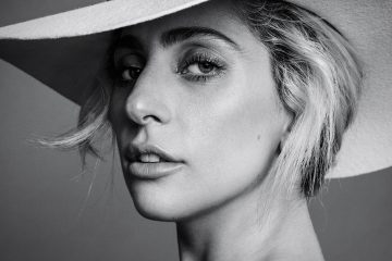 Lady Gaga se presentó en un colegio como profesora suplente para recaudar fondos de su fundación Born This Way.