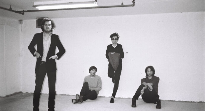 Phoenix sigue en la disco con su tema «Goodbye Soleil»