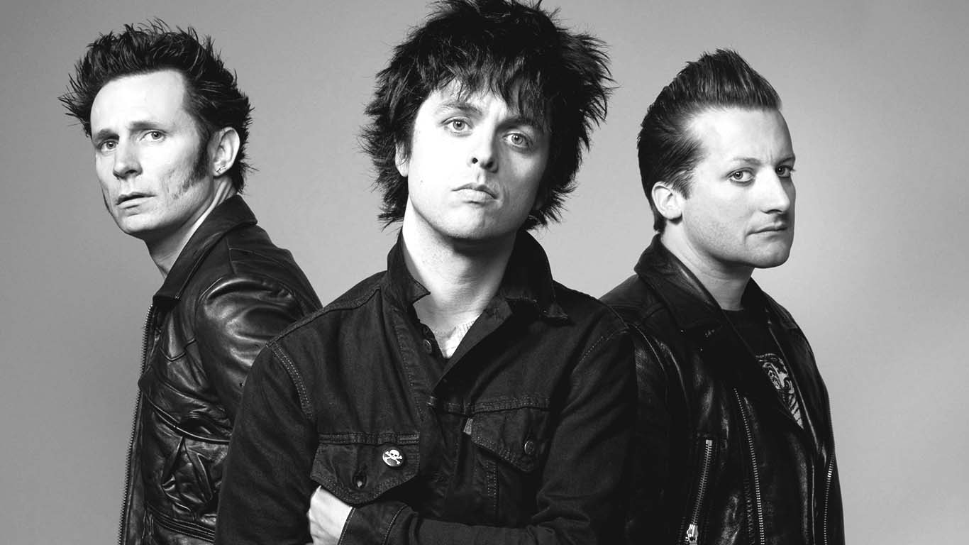 Green Day viaja a sus orígenes en el vídeo de «Revolution Radio»