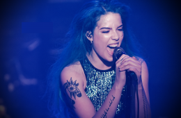 La cantante norteamericana Halsey presento finalmente su nuevo disco de estudio 'Hopeless Fountain Kingdom'.