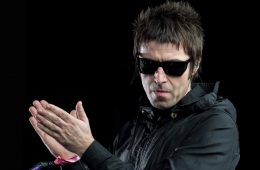 Liam Gallagher nos lleva por las calles de “Chinatown”. Cusica plus.