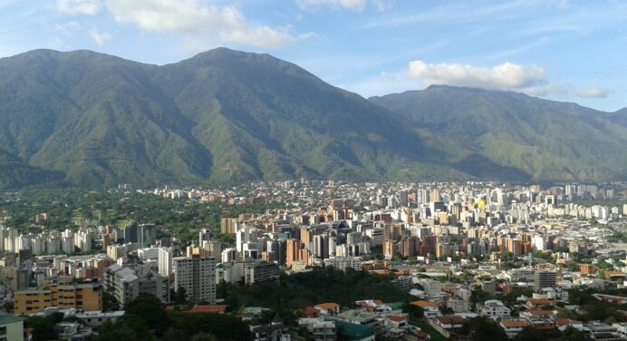 Caracas es Caracas: 10 canciones para ella