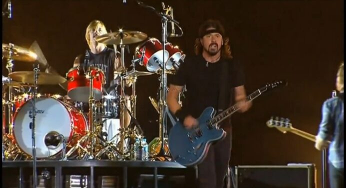 Foo Fighters estrenan nueva canción en vivo durante su concierto en Grecia