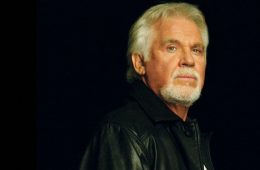 Kenny Rogers se retira en un concierto de lujo. Cusica Plus.