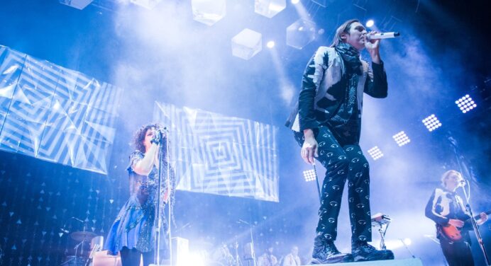 Arcade Fire estrena en vivo su canción “Chemistry”