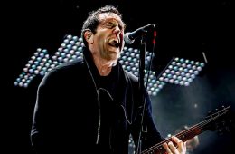 Nine Inch Nails nos invita a la fiesta del abismo con "Less Than". Cusica Plus.