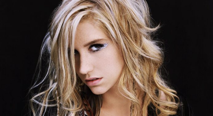 Kesha juega al Soul con su nuevo sencillo “Woman”