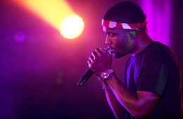 Brad Pitt compartió el escenario con Frank Ocean en Los Angeles. Cusica Plus.