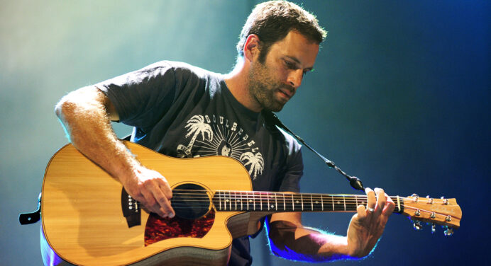 Jack Johnson derriba muros en su nuevo sencillo