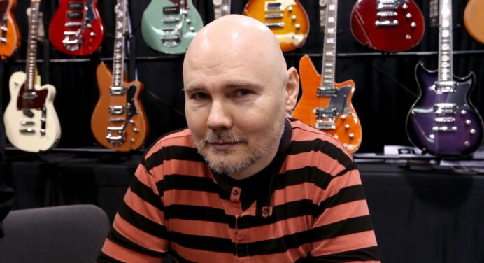 Billy Corgan se presenta como William Patrick Corgan en su regreso como solista