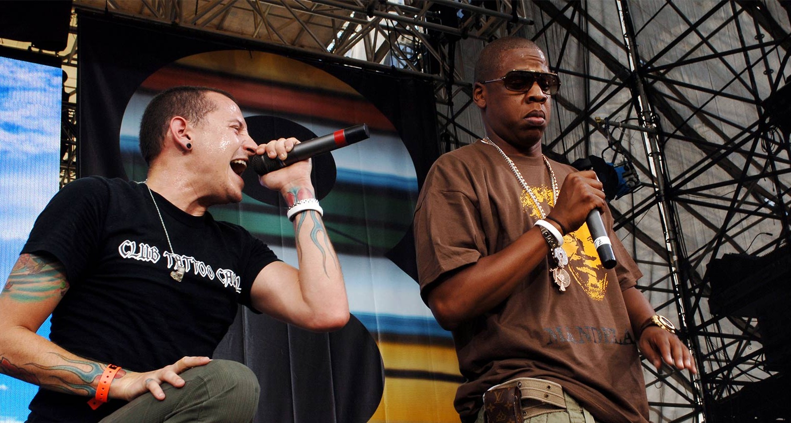 Jay-Z le rinde tributo a Chester Bennington de Linkin Park en concierto. Cusica Plus.