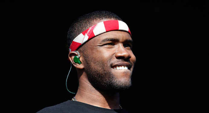 Frank Ocean utiliza un ensamble de cuerdas en su concierto en Suecia