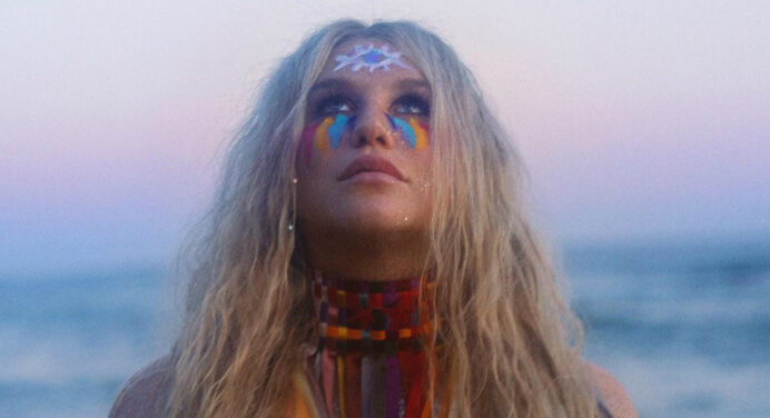 Kesha nos invita a su arcoiris con su nuevo disco