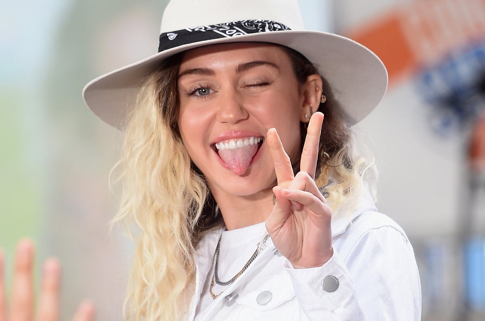 Miley Cyrus le pone titulo y fecha de lanzamiento a su nuevo disco. Cusica Plus.