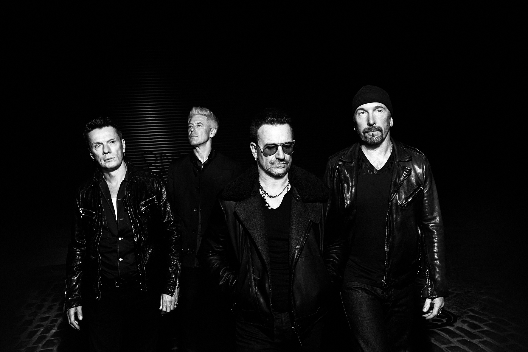 Escucha lo nuevo de U2 “The Black Out”. Cusica plus.