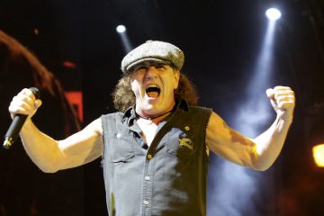 Brian Johnson de AC/DC vuelve a interpretar “Back In Black” junto a Muse. Cusica Plus.