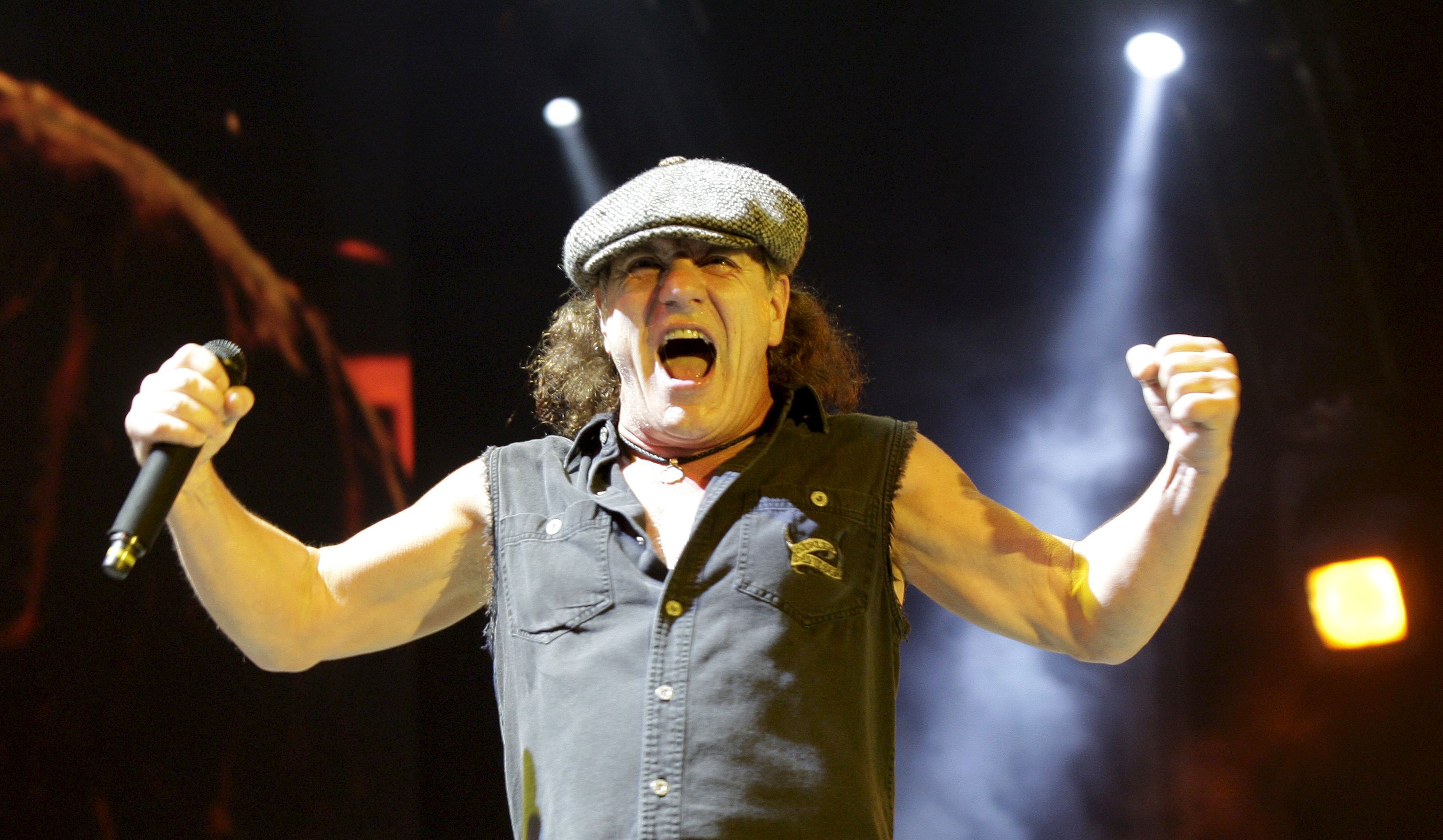 Brian Johnson de AC/DC vuelve a interpretar “Back In Black” junto a Muse. Cusica Plus.