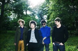 The Kooks apunta al cielo con su “Broken Vow”. Cusica Plus.