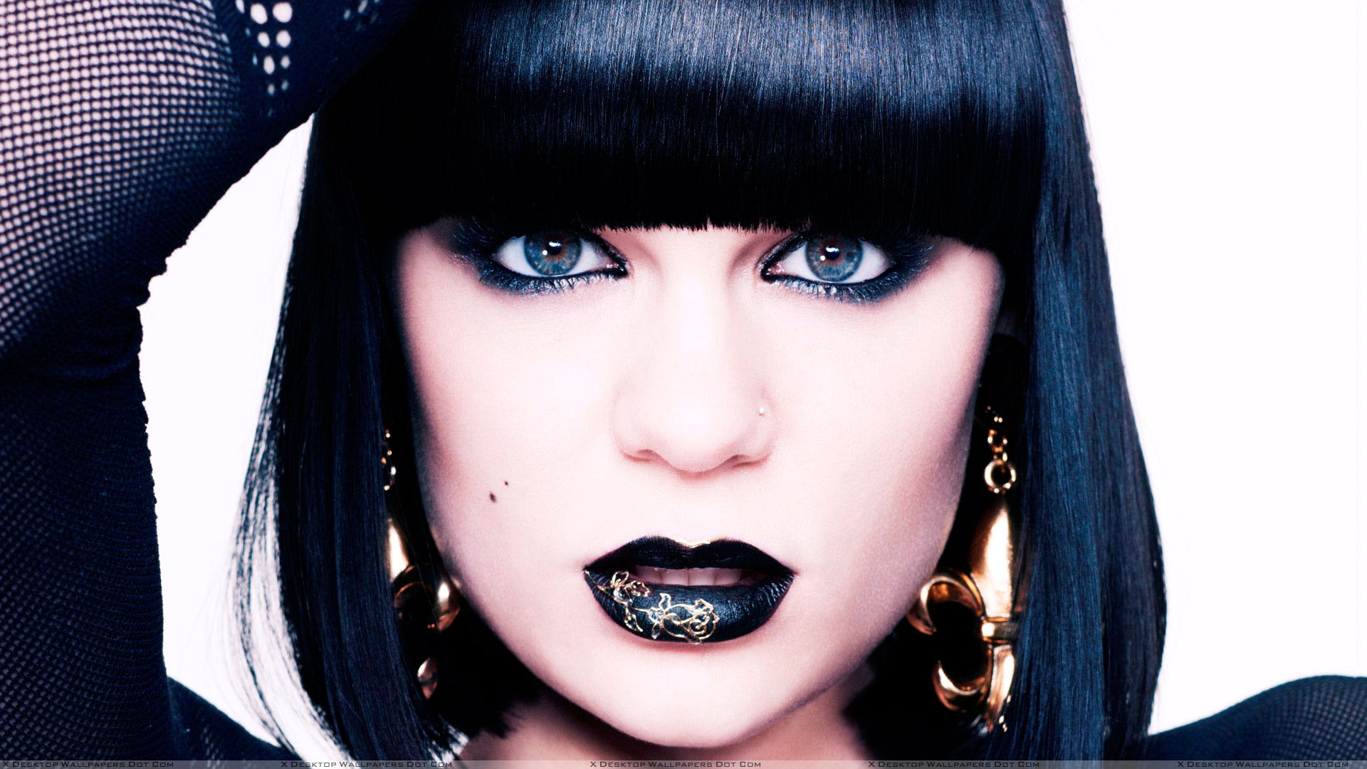 Jessie J vuelve al ruedo como solista en su nuevo sencillo. Cusica Plus.